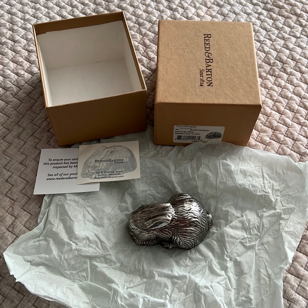 Reed&Barton musical bunny gift NIB